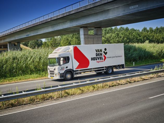Kruizinga.nl en Van den Heuvel Logistiek samen in RTL Transportwereld